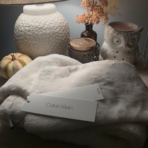 HP🦋✨ NWT🏷 Calvin Klein Winter Scarf